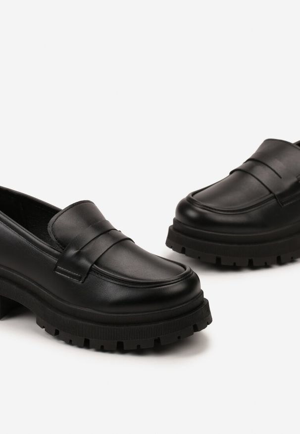 Renee - Czarne Mokasyny z Ekoskóry z Przeszyciami i Grubą Podeszwą Isollda. Kolor: czarny. Styl: elegancki