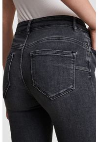 AllSaints Jeansy MILLERPUSHUPJEAN damskie high waist WE003V. Stan: podwyższony. Kolor: czarny #2