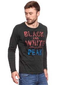 Wrangler - LONGSLEEVE WRANGLER PEAK TEE PHANTOM W7B09DE16. Kolor: czarny. Długość rękawa: długi rękaw. Wzór: nadruk #5