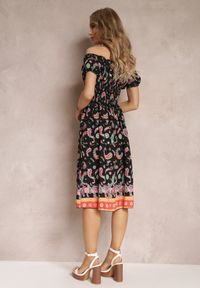 Renee - Czarna Bawełniana Sukienka Hiszpanka z Gumką w Pasie i Wzorem Paisley Maggies. Typ kołnierza: dekolt hiszpanka. Kolor: czarny. Materiał: bawełna. Wzór: paisley #3