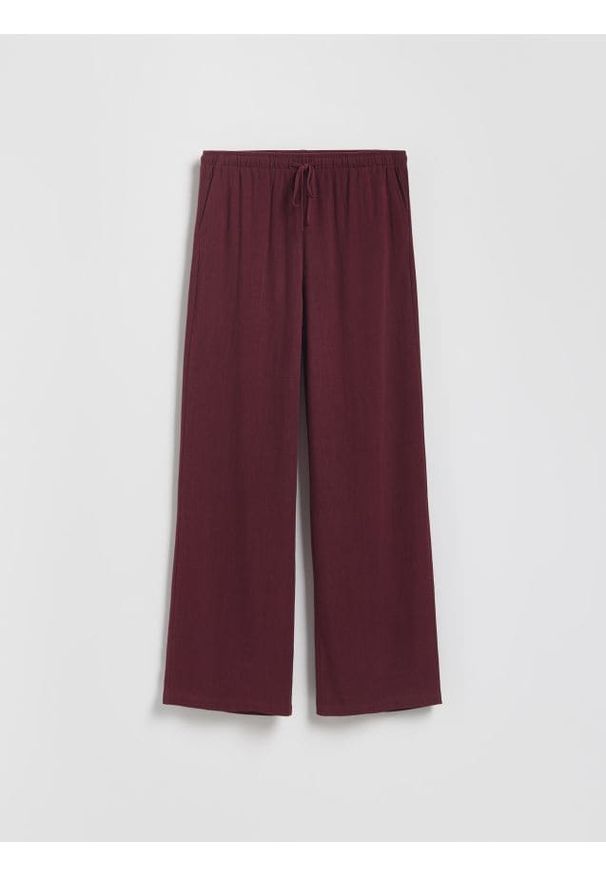 Reserved - Luźne spodnie z domieszką lnu - bordowy. Kolor: czerwony. Materiał: len