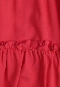 Renee - Czerwona Taliowana Sukienka Mini Ozdobiona Falbankami Salleni. Okazja: na co dzień. Typ kołnierza: kołnierz z falbankami. Kolor: czerwony. Materiał: wiskoza. Wzór: aplikacja. Styl: casual. Długość: mini #2