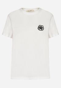Born2be - Biały T-shirt z Bawełny Ozdobiony Naszywką Firolee. Okazja: na co dzień. Kolor: biały. Materiał: bawełna. Wzór: aplikacja. Styl: casual #4