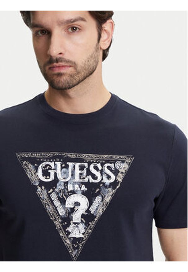 Guess T-Shirt M5YI15 I3Z14 Granatowy Regular Fit. Kolor: niebieski. Materiał: bawełna