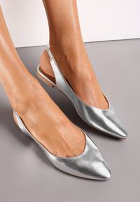 Born2be - Srebrne Pudrowe Sandały Slingback z Noskiem w Szpic Arrilla. Okazja: na co dzień, na spotkanie biznesowe, na spacer. Kolor: srebrny. Sezon: lato. Styl: biznesowy, elegancki, casual #3