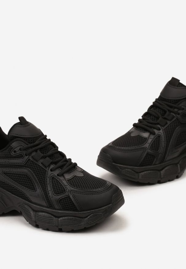 Renee - Czarne Sneakersy na Grubej Podeszwie ze Sznurowaniem i Paskami z Ekoskóry Lathmyni. Okazja: na co dzień. Zapięcie: pasek. Kolor: czarny. Wzór: aplikacja