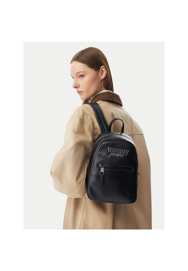 Plecak Tommy Jeans. Kolor: czarny