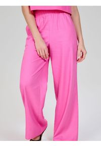 Sinsay - Spodnie materiałowe z wiskozy i domieszką lnu - różowy. Kolor: różowy. Materiał: len, wiskoza, materiał #1
