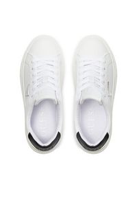 Guess Sneakersy FLGAMA ELE12 Biały. Kolor: biały. Materiał: skóra