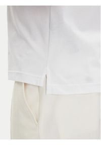Emporio Armani Polo EM000571 AF12331 U0002 Biały Regular Fit. Typ kołnierza: polo. Kolor: biały. Materiał: bawełna