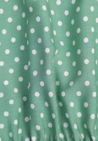 Renee - Zielona Rozkloszowana Sukienka Retro z Wiskozy w Groszki Tetia. Kolor: zielony. Materiał: wiskoza. Długość rękawa: krótki rękaw. Wzór: grochy. Typ sukienki: rozkloszowane. Styl: retro #3