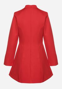 Born2be - Czerwona Taliowana Sukienka o Rozkloszowanym Dole Virvesa. Okazja: na co dzień. Kolor: czerwony. Styl: casual, elegancki #7