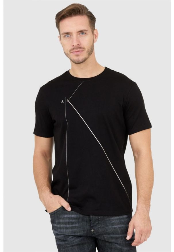 Armani Exchange - ARMANI EXCHANGE Czarny t-shirt męski ze srebrnym logo. Kolor: czarny
