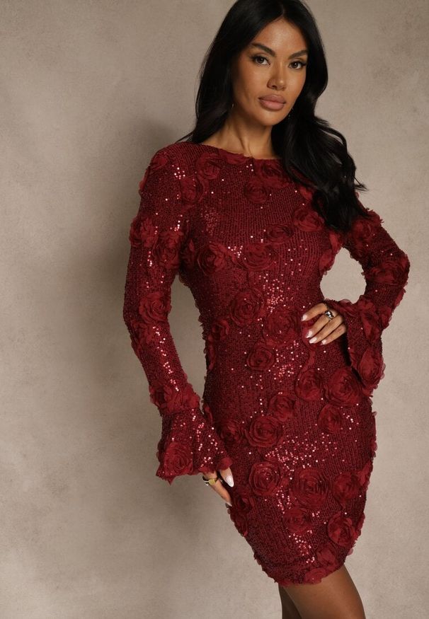 Renee - Bordowa Dopasowana Sukienka Ozdobiona Cekinami i Kwiatami 3D Raweda. Okazja: na co dzień, na imprezę. Kolor: czerwony. Materiał: poliester. Wzór: aplikacja, kwiaty. Sezon: wiosna. Styl: casual. Długość: midi