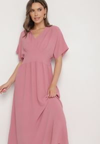 Born2be - Ciemnoróżowa Sukienka z Bawełną i Górą w Stylu Nietoperza Filenia. Okazja: na co dzień. Kolor: różowy. Materiał: bawełna. Styl: casual #5