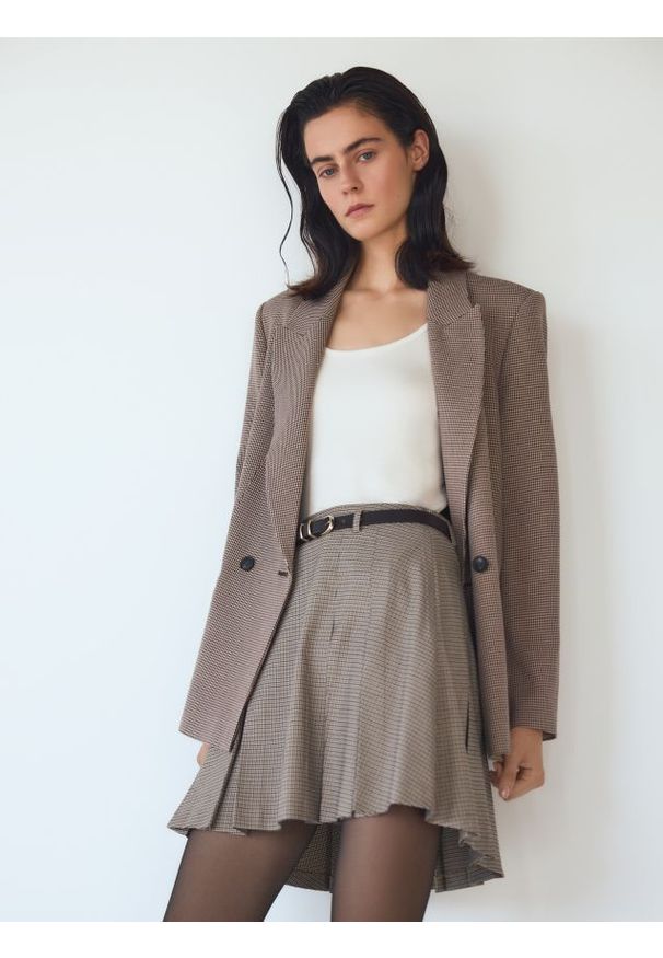 Reserved - Plisowana spódnica z paskiem - beżowy. Kolor: beżowy. Materiał: tkanina, wiskoza