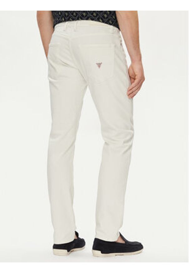 Guess Spodnie materiałowe Angels M4RAN2 WFXVB Biały Slim Fit. Kolor: biały. Materiał: bawełna