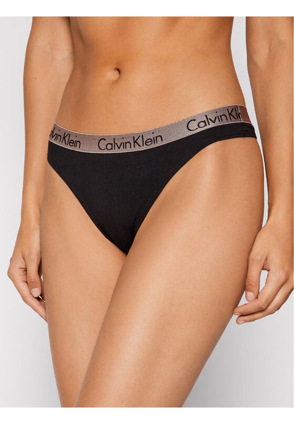 Calvin Klein Underwear Stringi 000QD3539E Czarny. Kolor: czarny. Materiał: bawełna