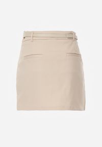 Renee - Beżowa Spódnica z Bawełną o Dopasowanym Kroju z Paskiem i Podszewką-Szortami Vitia. Okazja: na co dzień. Kolor: beżowy. Materiał: bawełna. Styl: casual, elegancki #6