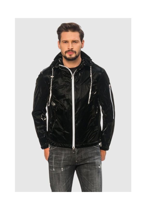 Emporio Armani - EMPORIO ARMANI Czarna męska kurtka z tkaniny technicznej extra shiny glass, Rozmiar 54. Kolor: czarny. Materiał: tkanina