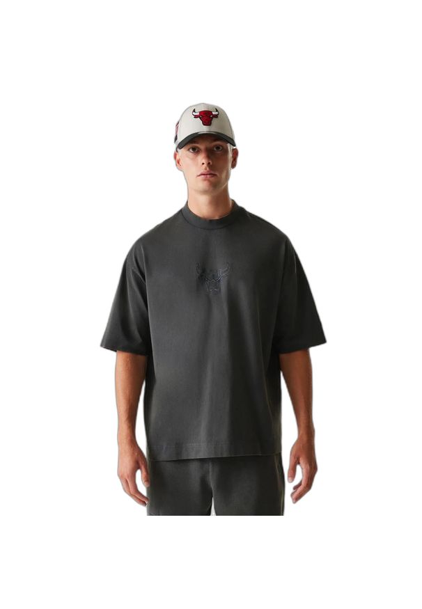 New Era - Koszulka w pudełku Chicago Bulls Washed. Kolor: szary. Sport: koszykówka