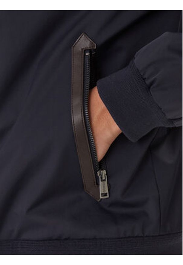 Guess Kurtka przejściowa M6RL0W WL952 Granatowy Regular Fit. Kolor: niebieski. Materiał: syntetyk