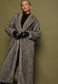 Born2be - Beżowo-Czarny Długi Płaszcz Futrzany z Kołnierzem Banisse. Okazja: na co dzień. Kolor: beżowy. Materiał: futro. Długość: długie. Styl: klasyczny, casual, elegancki #1