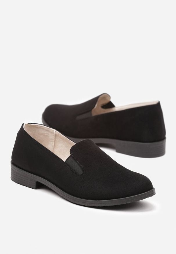Renee - Czarne Eleganckie Mokasyny z Ekozamszu Wiallara. Okazja: na co dzień. Kolor: czarny. Wzór: gładki. Obcas: na obcasie. Styl: elegancki. Wysokość obcasa: niski