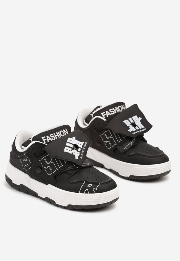 Born2be - Czarne Płaskie Sznurowane Sneakersy z Napisami Friefra. Okazja: na co dzień. Kolor: czarny. Materiał: jeans. Wzór: napisy