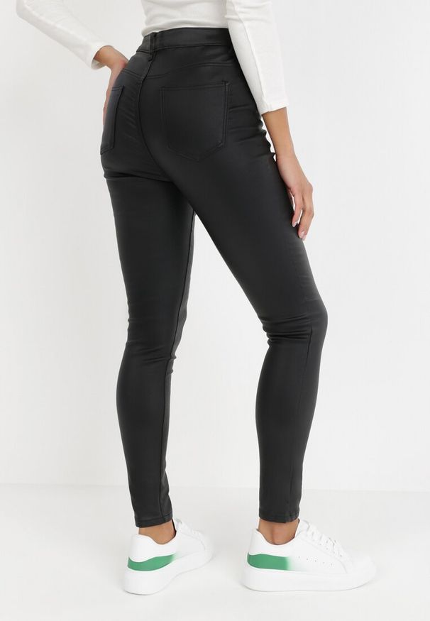 Born2be - Czarne Spodnie Skinny Phyneo. Kolor: czarny. Materiał: materiał. Wzór: aplikacja