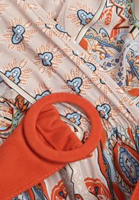 Renee - Jasnobeżowa Sukienka Rozkloszowana z Paskiem Shara. Okazja: na spacer, na plażę. Kolor: beżowy. Materiał: materiał, tkanina. Typ sukienki: kopertowe. Styl: boho. Długość: maxi #8