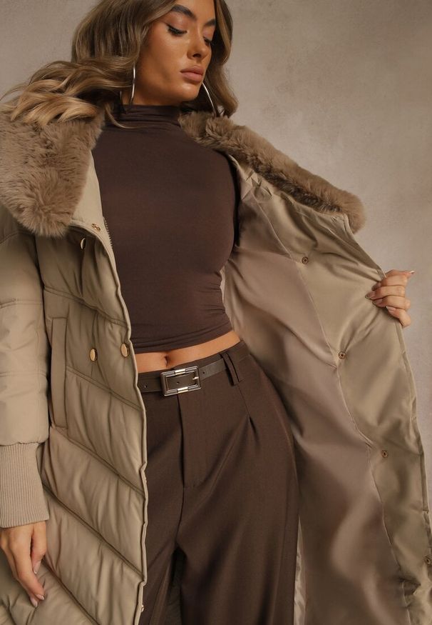 Renee - Beżowa Pikowana Kurtka o Eleganckim Kroju z Futerkiem i Wiązanym Paskiem Galinessa. Kolor: brązowy. Materiał: futro. Sezon: zima. Styl: elegancki