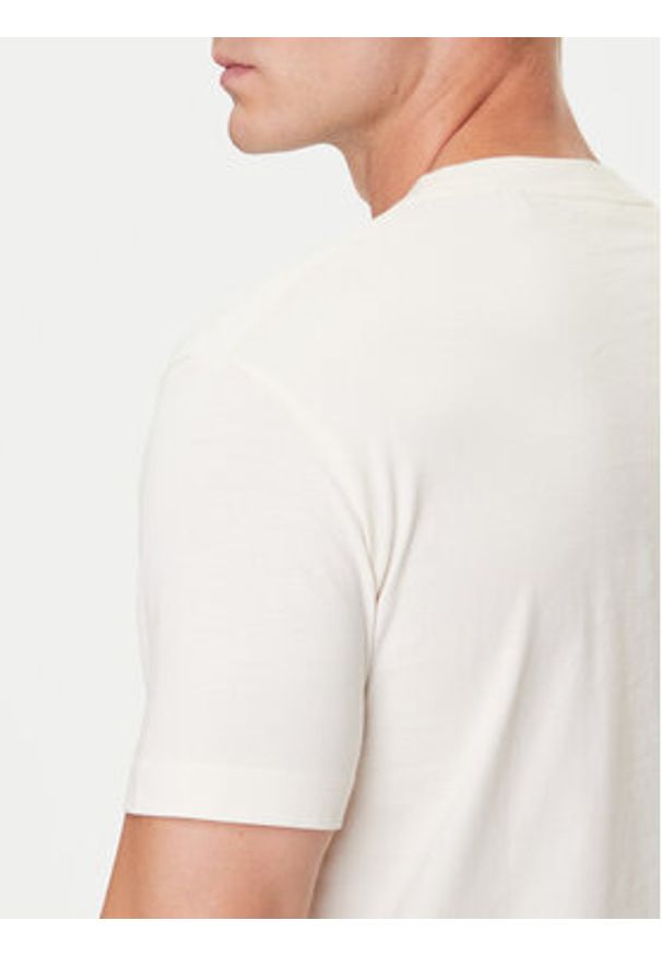 GANT - Gant T-Shirt 2003342 Écru Regular Fit. Materiał: bawełna