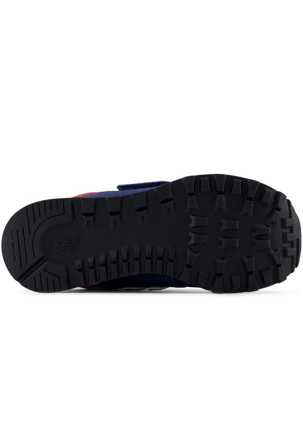 Buty dziecięce New Balance PV574KIK – granatowe. Okazja: na co dzień, na uczelnię. Zapięcie: rzepy. Kolor: niebieski. Materiał: syntetyk, materiał, guma. Szerokość cholewki: normalna. Model: New Balance 574. Sport: turystyka piesza