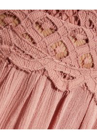 FREE PEOPLE - Różowa sukienka One Adella Slip. Kolor: różowy, wielokolorowy, fioletowy. Materiał: materiał. Długość rękawa: na ramiączkach. Wzór: aplikacja, haft, kwiaty. Typ sukienki: asymetryczne. Styl: boho. Długość: mini #4