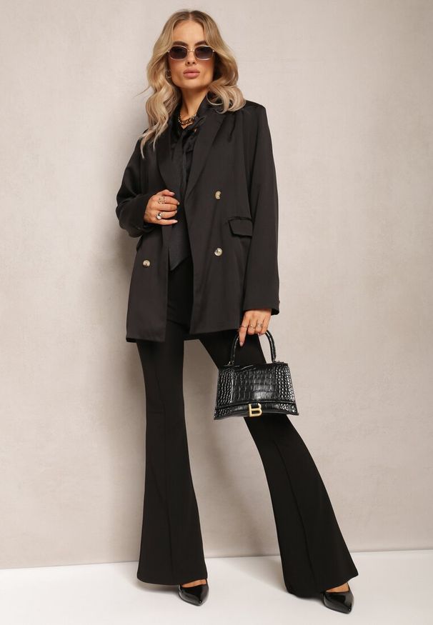 Renee - Czarna Marynarka z Klapami Ruqae. Kolor: czarny. Wzór: aplikacja