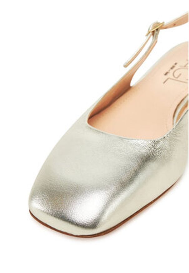 AGL Sandały Angie L Sling B D557006PCKB135G252 Złoty. Kolor: złoty. Materiał: skóra