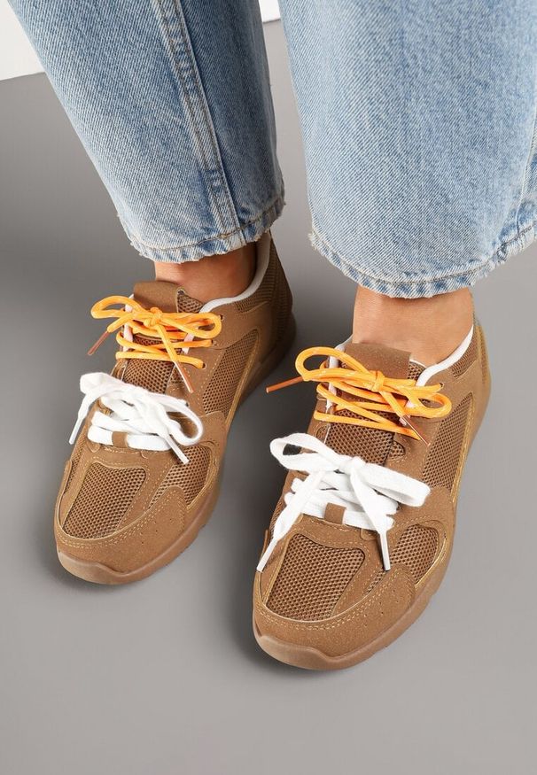 Born2be - Brązowe Sneakersy z Dwoma Parami Sznurówek Silfita. Okazja: na spacer, na co dzień. Kolor: brązowy. Sport: turystyka piesza