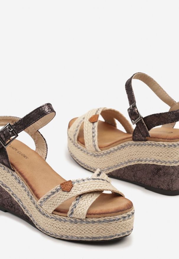 Renee - Czarne Sandały ze Wstawkami z Plecionki na Koturnie Neroliana. Okazja: na co dzień. Kolor: czarny. Materiał: len. Sezon: lato. Obcas: na koturnie. Styl: elegancki, casual