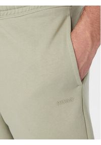 Hugo - HUGO Szorty materiałowe Dayono 50530696 Zielony jasny Relaxed Fit. Kolor: zielony. Materiał: bawełna #2