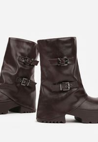 Renee - Ciemnobrązowe Botki Biker Vices z Wywiniętą Cholewką Platformą i Klamrami Reinila. Zapięcie: klamry. Kolor: brązowy. Materiał: koronka, jeans. Szerokość cholewki: normalna. Obcas: na platformie. Styl: rockowy #7