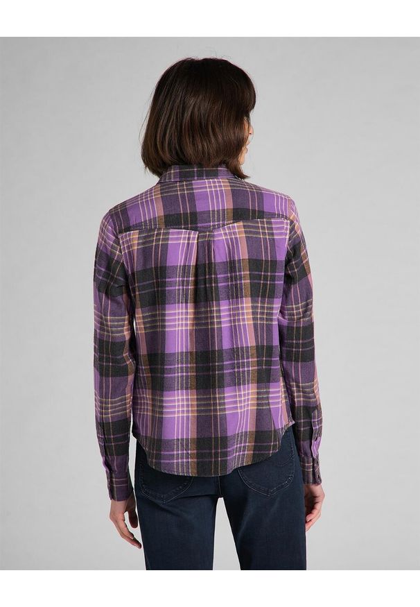 Lee - LEE REGULAR WESTERN SHIRT DAMSKA KOSZULA Z DŁUGIM RĘKAWEM KRATKA AMETHYST ORCHID L45SXATI 112140157. Długość rękawa: długi rękaw. Długość: długie. Wzór: kratka