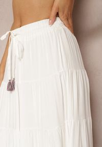 Renee - Jasnobeżowa Wiskozowa Spódnica High Waist o Rozkloszowanym Kroju z Wiązaniem i Gumką w Talii Leceviana. Okazja: na spacer. Stan: podwyższony. Kolor: beżowy. Materiał: wiskoza. Wzór: aplikacja. Sezon: lato, wiosna. Styl: elegancki #3