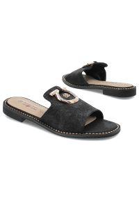 Czarne Klapki S.Barski Stylowe Obuwie Damskie. Okazja: na spacer, na plażę, na co dzień. Kolor: czarny. Materiał: materiał. Sezon: lato. Styl: elegancki #3