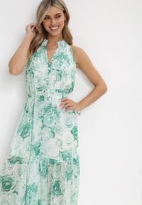 Born2be - Zielona Rozkloszowana Sukienka z Materiałowym Paskiem Evanagia. Kolor: zielony. Materiał: materiał #4