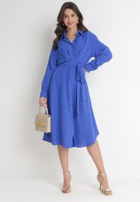 Born2be - Niebieska Koszulowa Sukienka Midi z Guzikami i Materiałowym Paskiem Tetenai. Okazja: na co dzień. Kolor: niebieski. Materiał: materiał. Typ sukienki: koszulowe. Styl: casual. Długość: midi #4