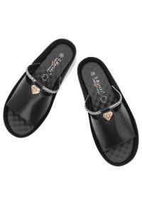 Czarne Klapki S.Barski Modne Obuwie Damskie. Okazja: na co dzień. Kolor: czarny. Wzór: gładki, aplikacja. Sezon: lato. Obcas: na koturnie. Styl: casual, elegancki #6