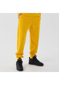Cropp - Żółte dresowe joggery - Żółty. Kolor: żółty. Materiał: dresówka