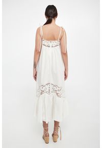 Twinset Milano - Sukienka midi TWINSET. Długość: midi