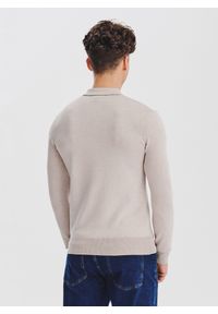 Pako Lorente - Sweter polo w kolorze beżowym. Okazja: na co dzień. Typ kołnierza: polo. Kolor: beżowy. Materiał: wiskoza, poliamid. Sezon: jesień. Styl: casual #4